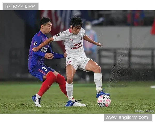 札幌冈萨多迎战大阪钢巴力争主场胜利展现球队实力